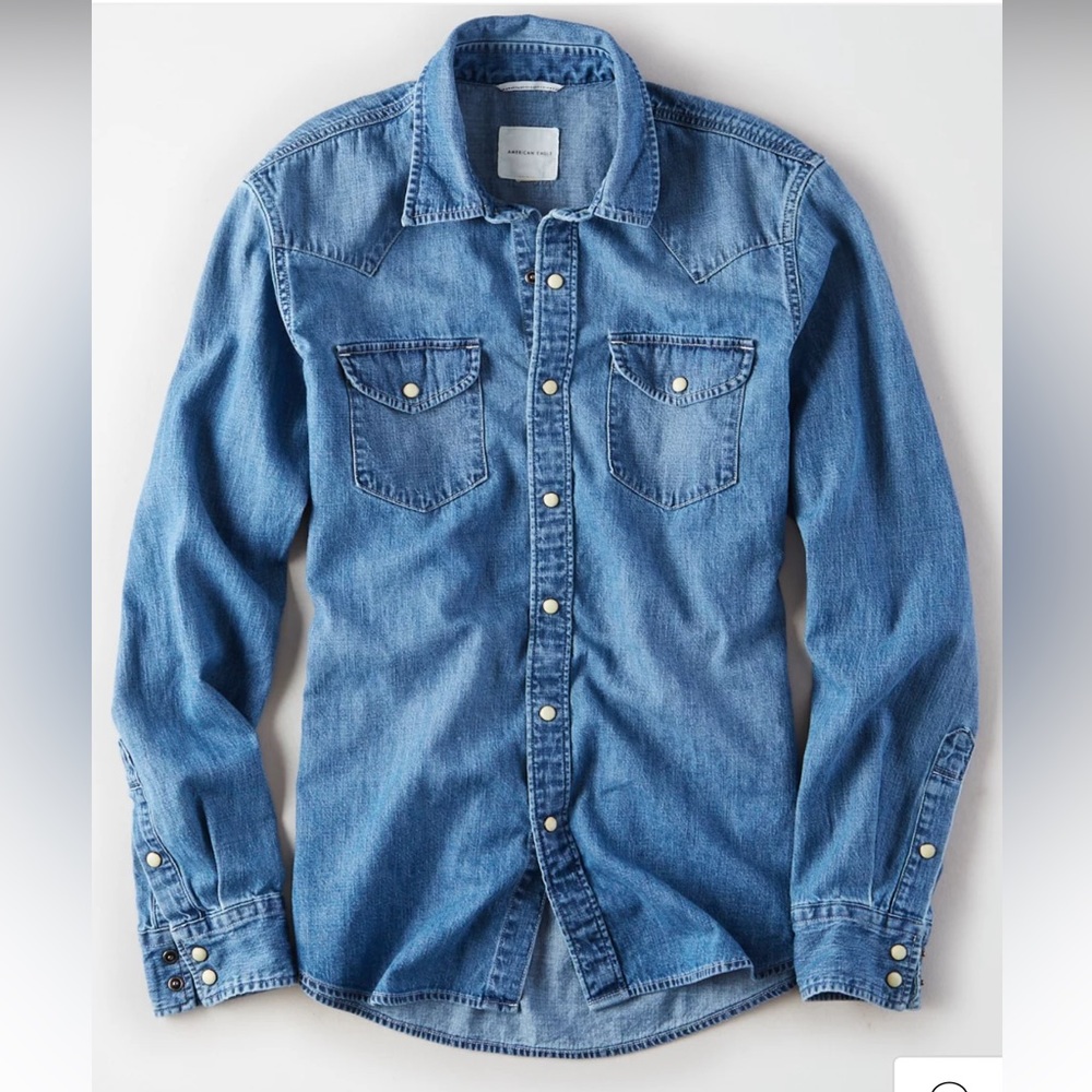 AE Medium Blue Chambray Denim Button Up Shirt